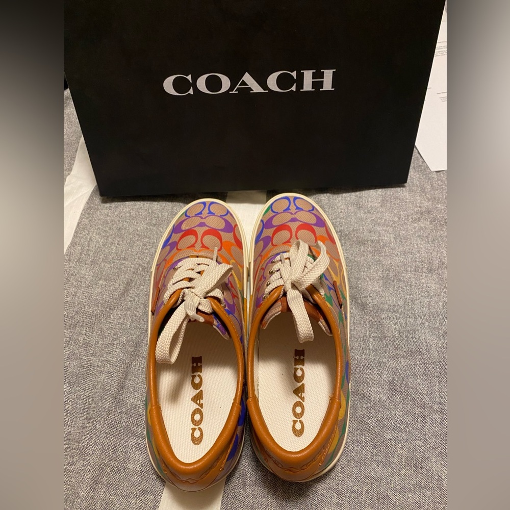 Brand new Shoes size 8. Never been worn. Free shipping.